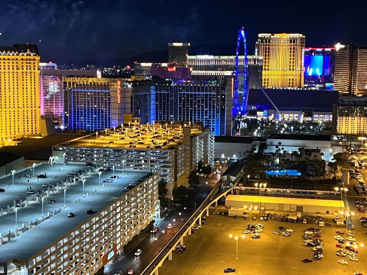 Balcony Suite Strip View Las Vegas Exterior foto